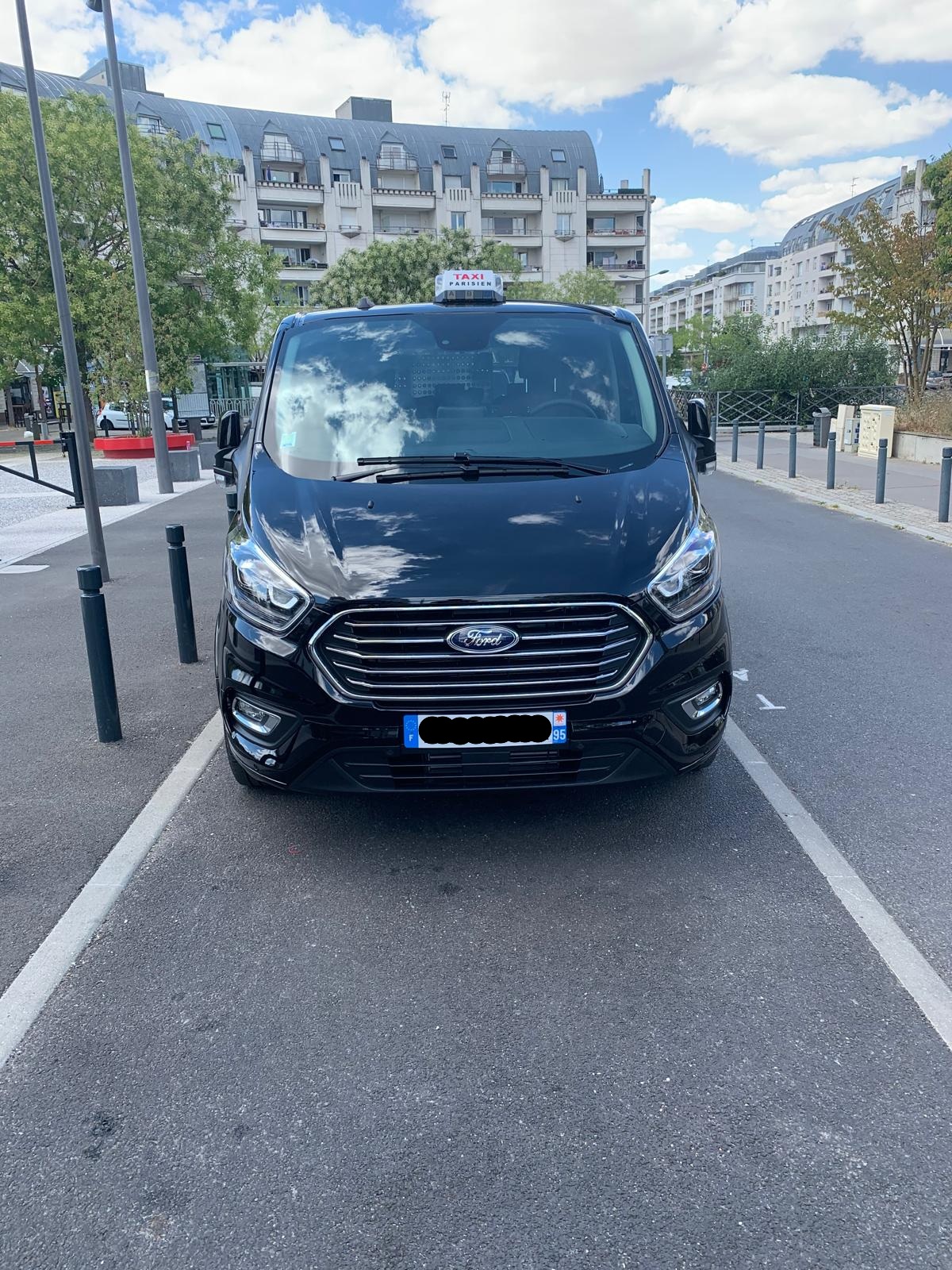 Van noir Dhafer AZIZI pour transferts prives